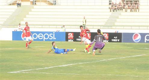 الأهلي ينزف نقطتين في أسيوط بعشرة لاعبين وسط مباراة "متوترة" تحكيمياً